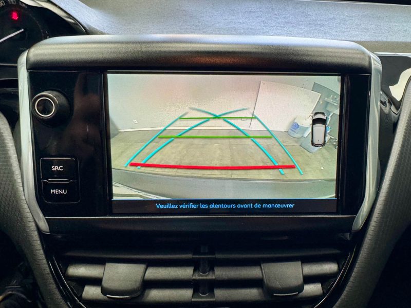 PEUGEOT 208 1.2 ESSENCE 82CH SIGNATURE BVM5 2019