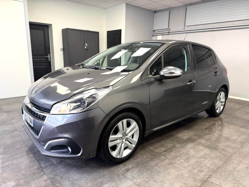 PEUGEOT 208 1.2 ESSENCE 82CH SIGNATURE BVM5 2019