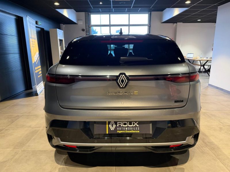RENAULT MEGANE TECHNO EV60 220CH SUPER CHARGE / PACK HIVER / POMPE A CHALEUR /  2023