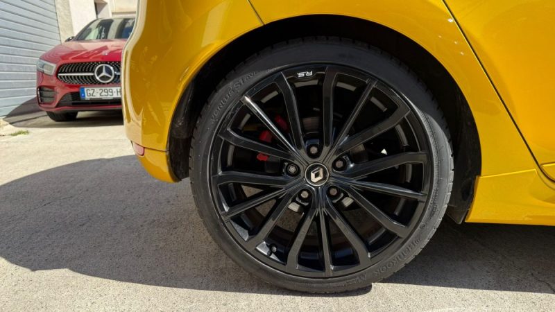 RENAULT CLIO IV 1.6 T 200CH RS EDC 5P 2018
