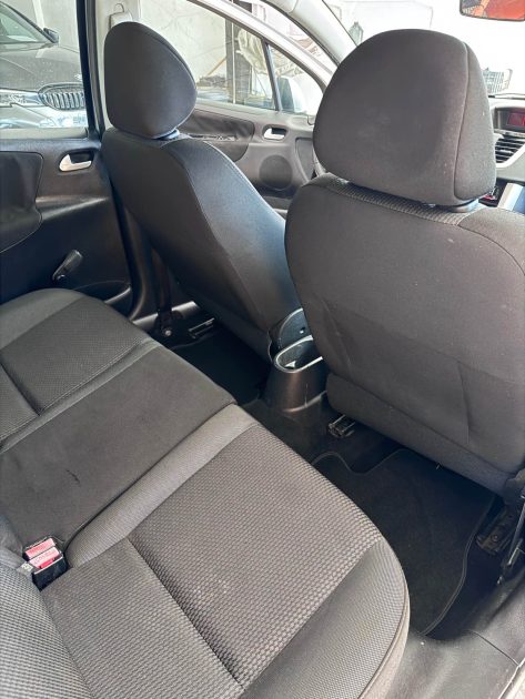 Peugeot 207 1.4 HDi Diesel – 2011 – Distribution neuve – Garantie 12 mois – 159 500 km