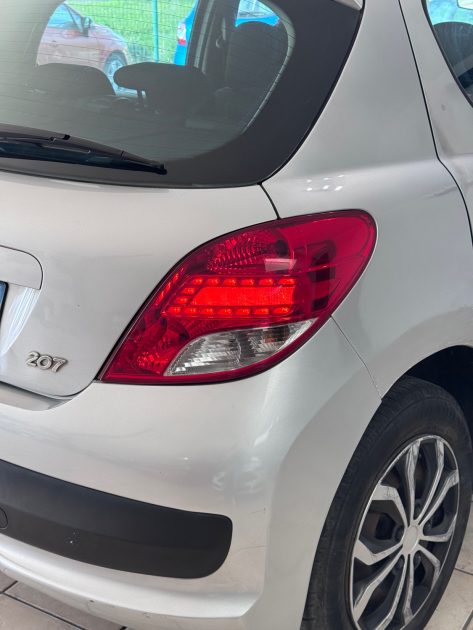 Peugeot 207 1.4 HDi Diesel – 2011 – Distribution neuve – Garantie 12 mois – 159 500 km