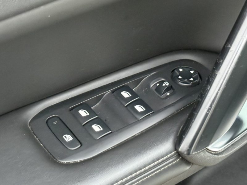 Peugeot 308 II 2.0L HDi 150ch Féline Boite Auto Garantie 6 Mois