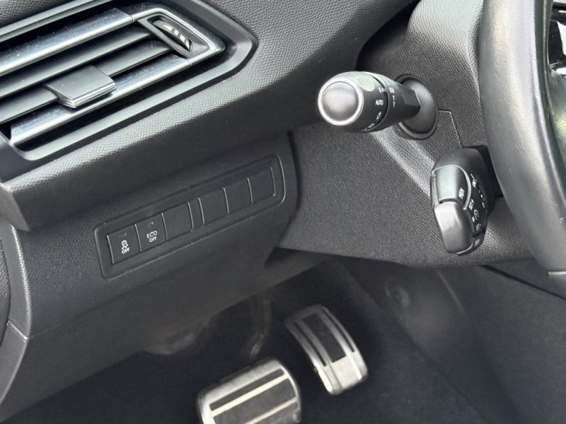 Peugeot 308 II 2.0L HDi 150ch Féline Boite Auto Garantie 6 Mois
