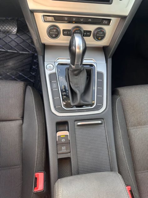VOLKSWAGEN PASSAT TDI 120 DSG7 