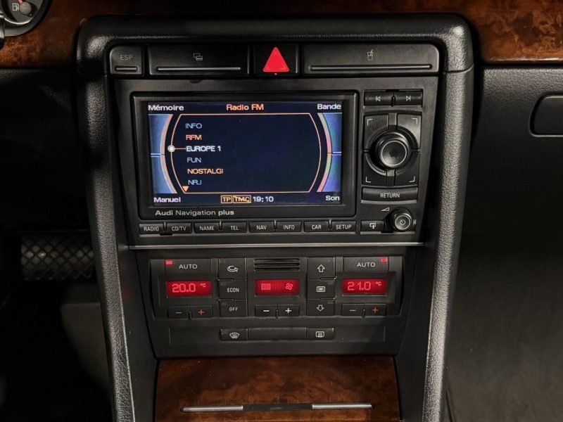 AUDI A4 II AMBITION LUXE 2.0 TDI 140 Cv BOITE AUTOMATIQUE / INTERIEUR CUIR ECRAN GPS