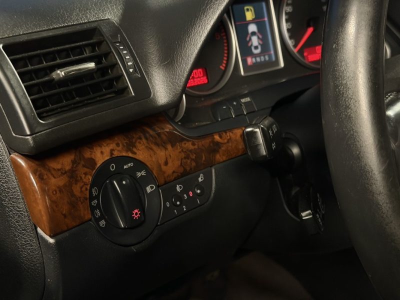 AUDI A4 II AMBITION LUXE 2.0 TDI 140 Cv BOITE AUTOMATIQUE / INTERIEUR CUIR ECRAN GPS