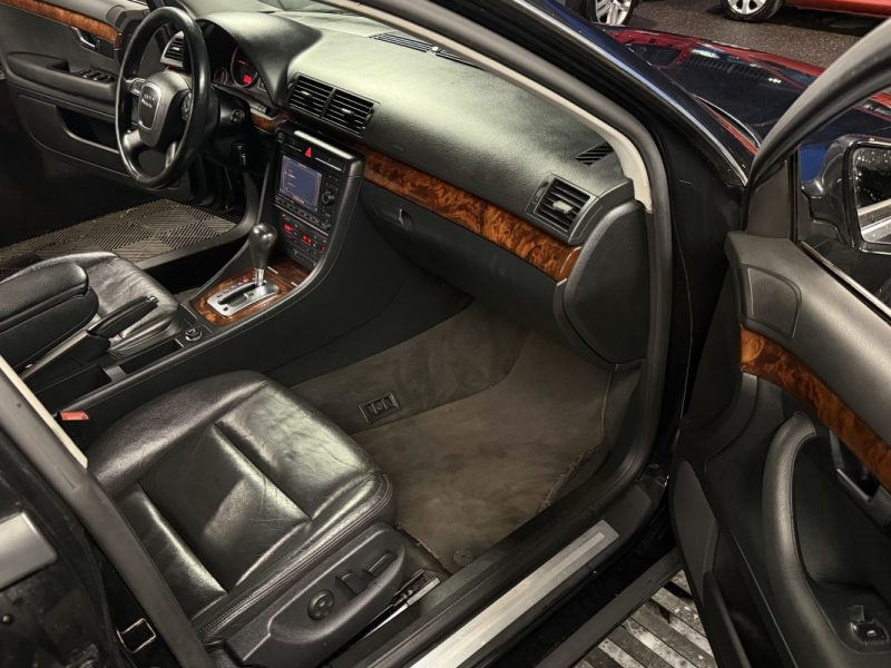 AUDI A4 II AMBITION LUXE 2.0 TDI 140 Cv BOITE AUTOMATIQUE / INTERIEUR CUIR ECRAN GPS