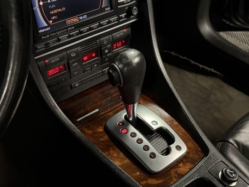 AUDI A4 II AMBITION LUXE 2.0 TDI 140 Cv BOITE AUTOMATIQUE / INTERIEUR CUIR ECRAN GPS