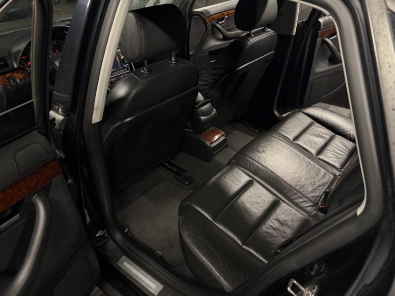 AUDI A4 II AMBITION LUXE 2.0 TDI 140 Cv BOITE AUTOMATIQUE / INTERIEUR CUIR ECRAN GPS