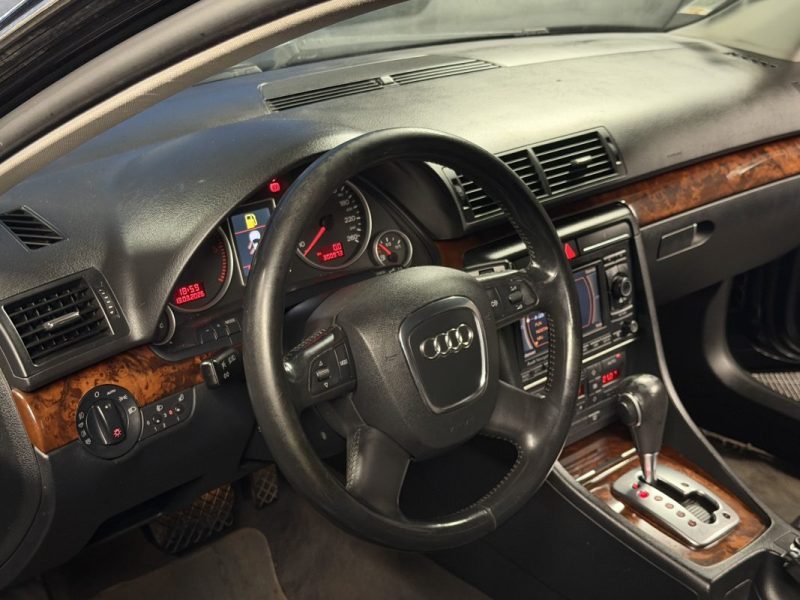 AUDI A4 II AMBITION LUXE 2.0 TDI 140 Cv BOITE AUTOMATIQUE / INTERIEUR CUIR ECRAN GPS