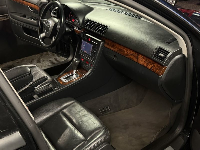AUDI A4 II AMBITION LUXE 2.0 TDI 140 Cv BOITE AUTOMATIQUE / INTERIEUR CUIR ECRAN GPS