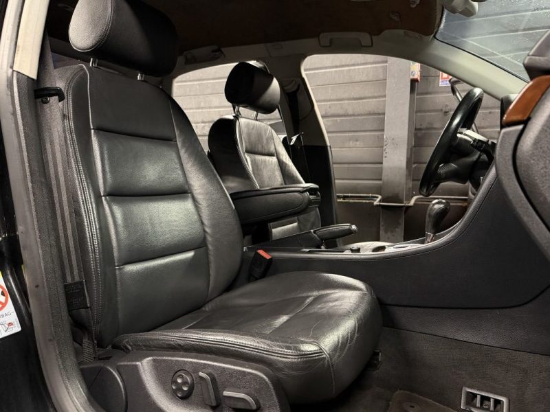 AUDI A4 II AMBITION LUXE 2.0 TDI 140 Cv BOITE AUTOMATIQUE / INTERIEUR CUIR ECRAN GPS