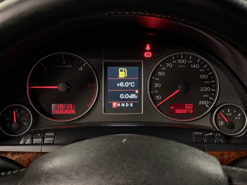 AUDI A4 II AMBITION LUXE 2.0 TDI 140 Cv BOITE AUTOMATIQUE / INTERIEUR CUIR ECRAN GPS