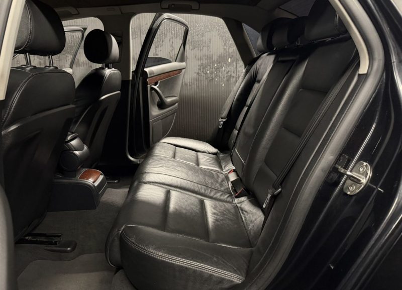 AUDI A4 II AMBITION LUXE 2.0 TDI 140 Cv BOITE AUTOMATIQUE / INTERIEUR CUIR ECRAN GPS