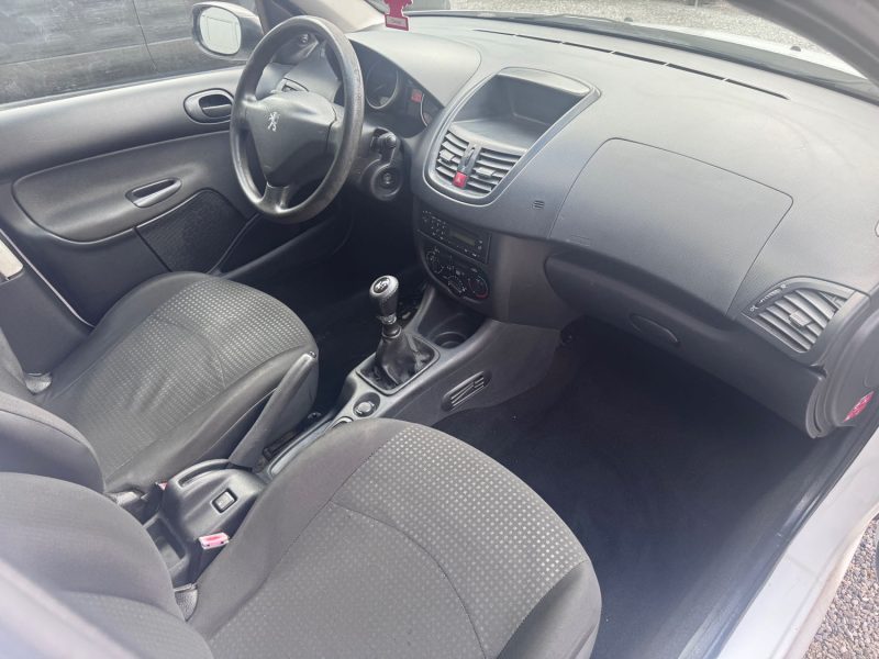 PEUGEOT 206 PLUS 206 + 1.4i 75cv 5 Portes / DISTRIBUTION NEUF