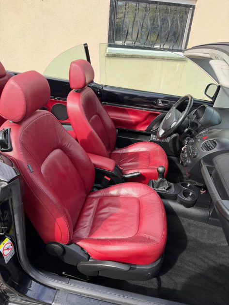 🧼 Volkswagen NEW BEETLE Cabriolet 1.9 TDI 105 cv Carat – Propre & Soignée