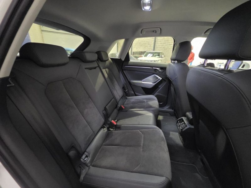 AUDI Q3 35 2.0TDI 150ch S tronic 7 DESIGN LUXE / SUIVI COMPLET