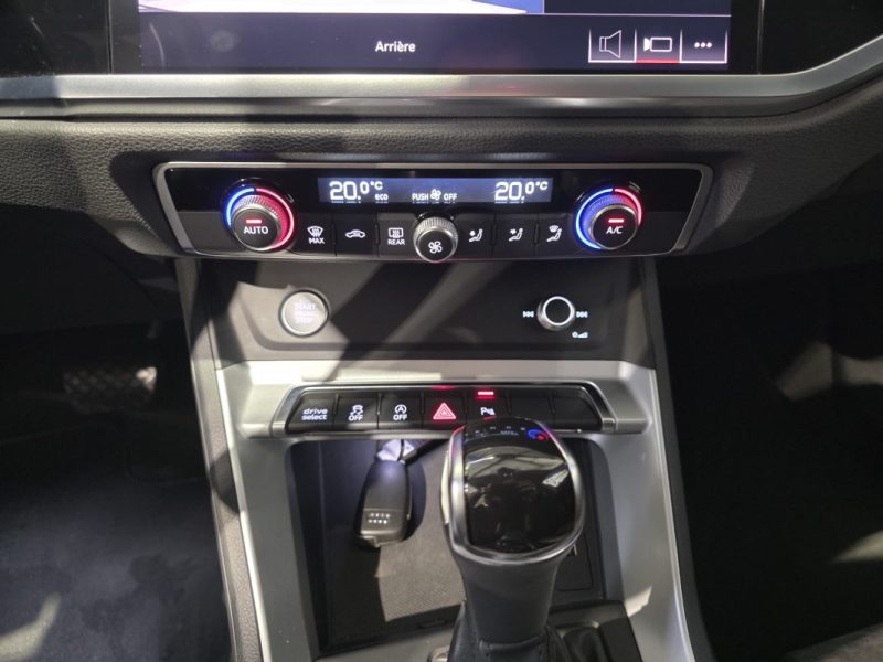AUDI Q3 35 2.0TDI 150ch S tronic 7 DESIGN LUXE / SUIVI COMPLET