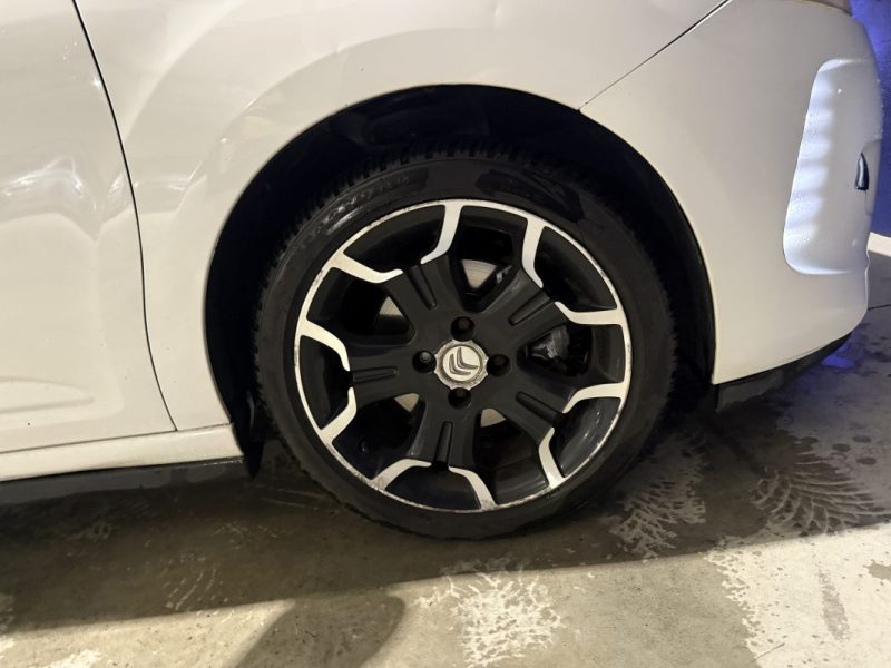 CITROEN DS3 SO CHIC 1.6 VTI 120ch - MOTEUR A CHAINE - SUIVI D'ENTRETIEN - 200.000KM - 2011