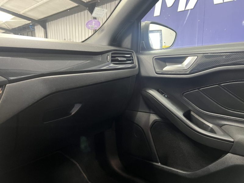 Ford Focus IV 1.0 Flexfuel mHEV ST-Line | Affichage tête-haute | Park Assist | Caméra de recul