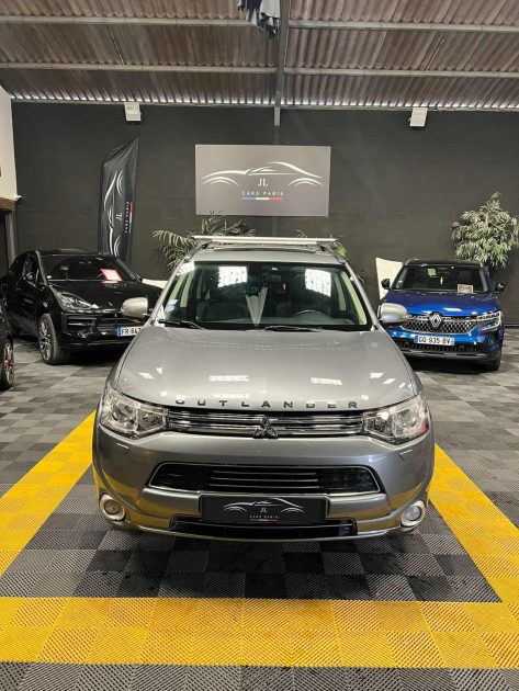 MITSUBISHI OUTLANDER PHEV INSTYLE 4X4 TOIT OUVRANT ELECTRIQUE⭐️⭐️⭐️⭐️⭐️