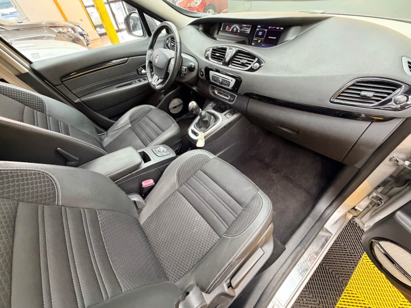 RENAULT GRAND SCENIC III 1.2 TCE 130CH ENERGY BOSE EURO6 7 PLACES  