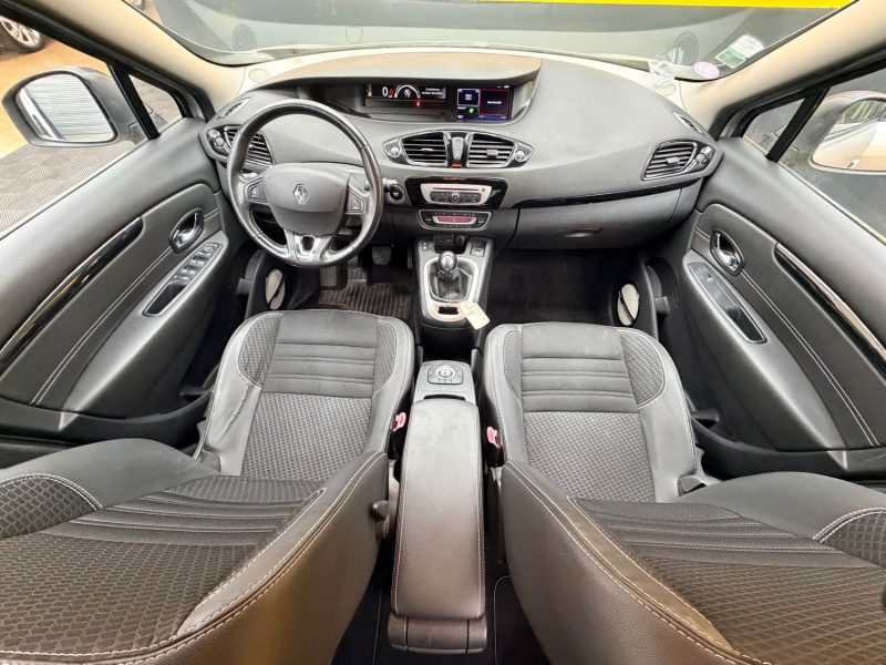 RENAULT SCENICIII 1.2 TCE 130CH ENERGY BOSE EURO6 7 PLACES  