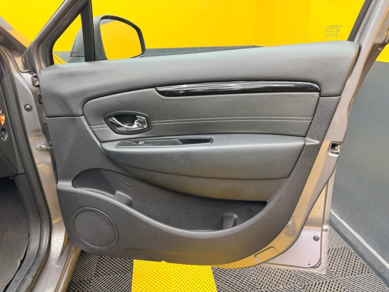 RENAULT SCENICIII 1.2 TCE 130CH ENERGY ZEN 2015 2015