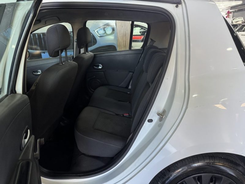 RENAULT CLIO III EXPRESSION CLIM 1.5DCI 70 2010