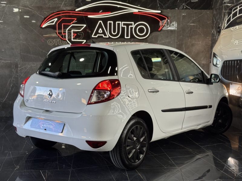 RENAULT CLIO III EXPRESSION CLIM 1.5DCI 70 2010
