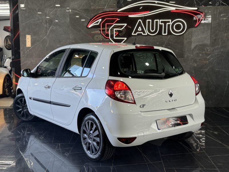 RENAULT CLIO III EXPRESSION CLIM 1.5DCI 70 2010