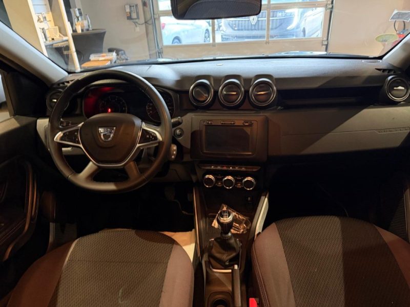 DACIA DUSTER 1.5 PRESTIGE BLUE DCI 115 / ATTELAGE  / CAMERA 360 / CARTE MAIN LIBRE / SUIVI RENAULT