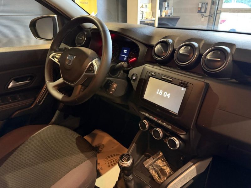 DACIA DUSTER 1.5 PRESTIGE BLUE DCI 115 / ATTELAGE  / CAMERA 360 / CARTE MAIN LIBRE / SUIVI RENAULT