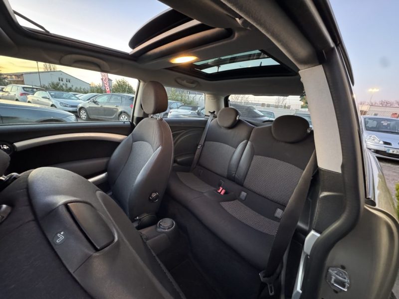 MINI COOPER 1.6L 120 TOIT PANORAMIQUE OUVRANT GARANTIE 12 MOIS