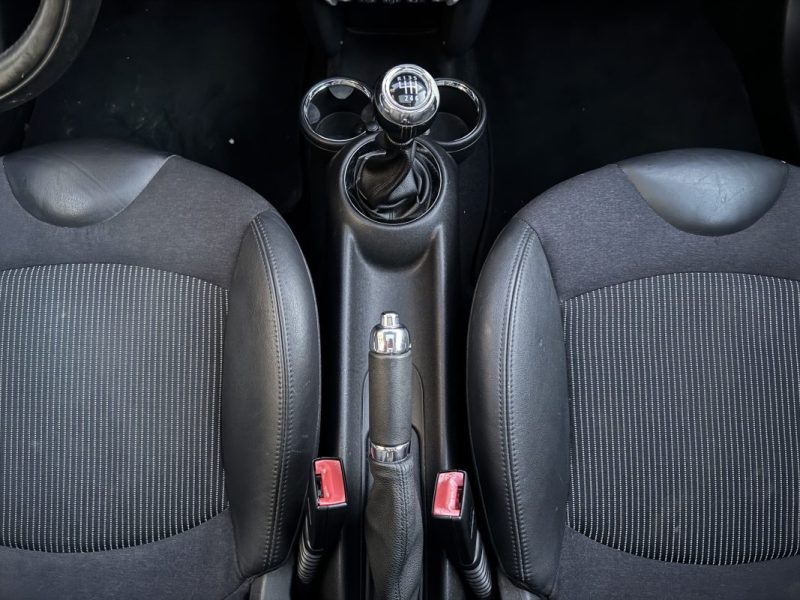 MINI COOPER 1.6L 120 TOIT PANORAMIQUE OUVRANT GARANTIE 12 MOIS