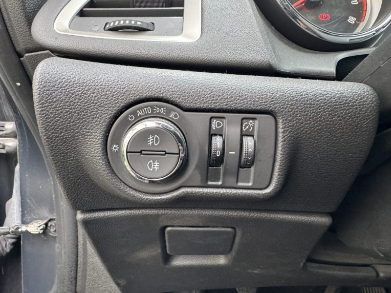 Opel Astra Cosmo 1.4 Turbo 140 CV 1ere Main GARANTIE 12 MOIS 