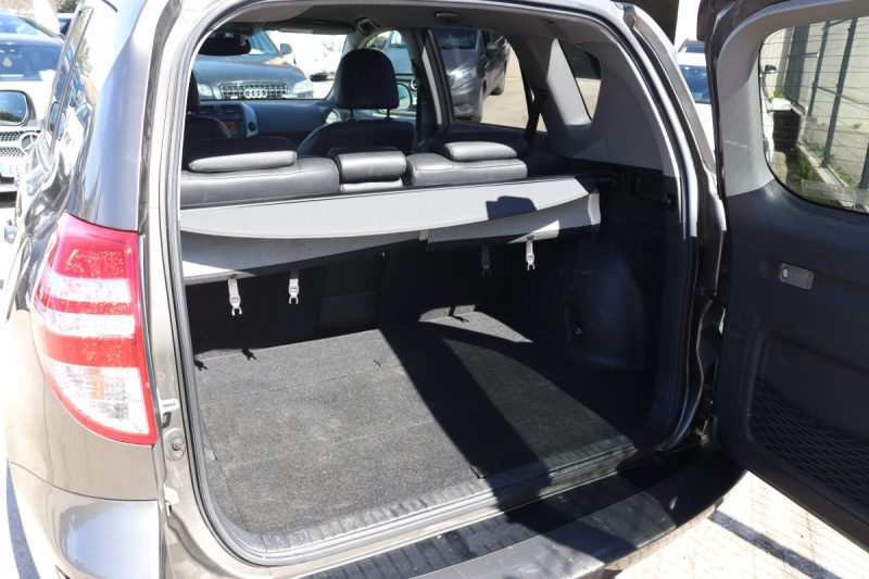 TOYOTA RAV 4 2.2 D-4D 150 Lounge 4WD