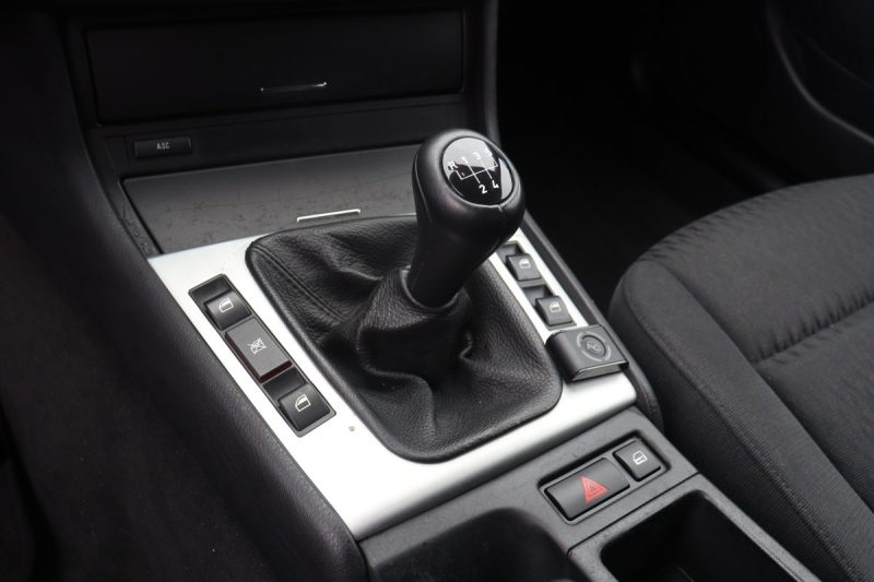 BMW SERIE 3 E46 330D BVM6 184CH SPORT 