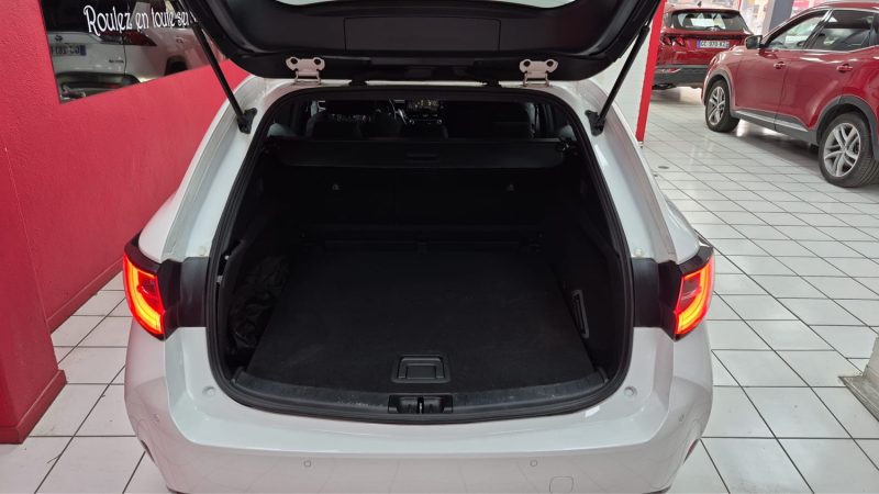 TOYOTA COROLLA TOURING SPORTS 122cv DYNAMIC BUSINESS/1 ERE MAIN/TVA RECUPERABLE