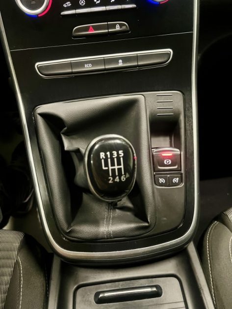 RENAULT Scenic IV 1.5 DCI 110ch Energy Business BVM6 5 places GARANTIE 6 MOIS