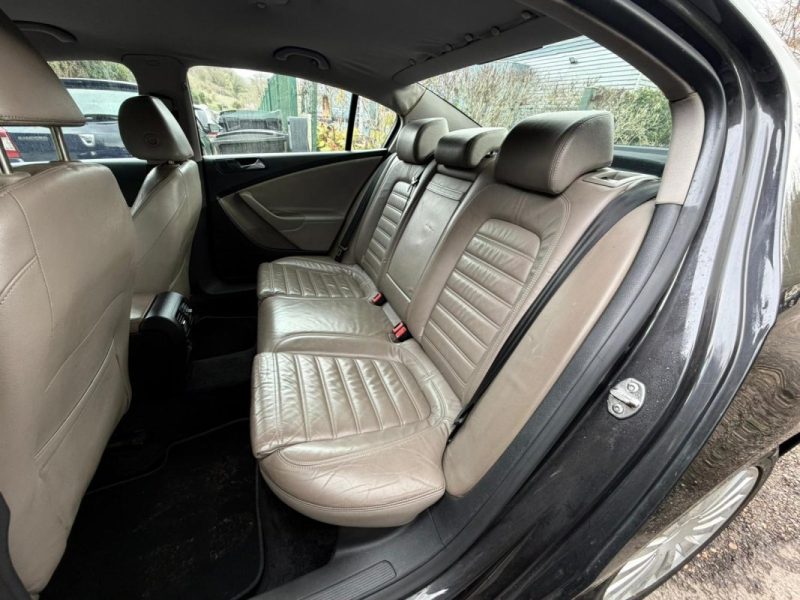 VOLKSWAGEN PASSAT TREND 2.0 TDI 140