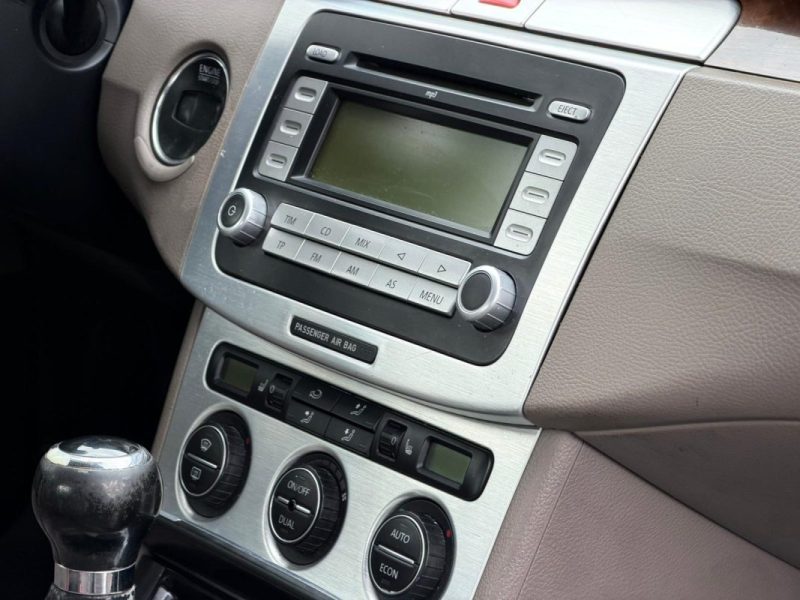 VOLKSWAGEN PASSAT TREND 2.0 TDI 140