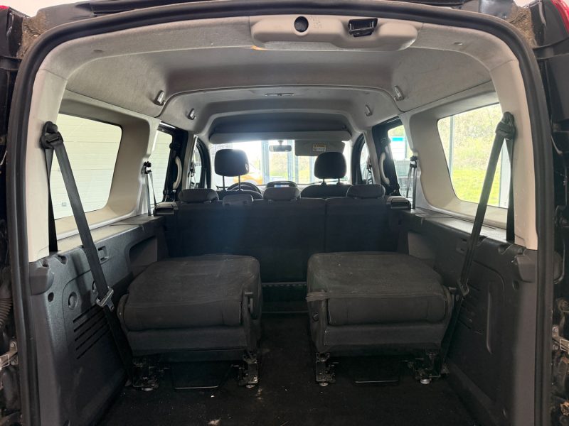 RENAULT KANGOO II 1.5 DCI 110cv 7 PLACES/ GPS / ATTELAGE/ DOUBLE PORTE LATERAL/ 2017