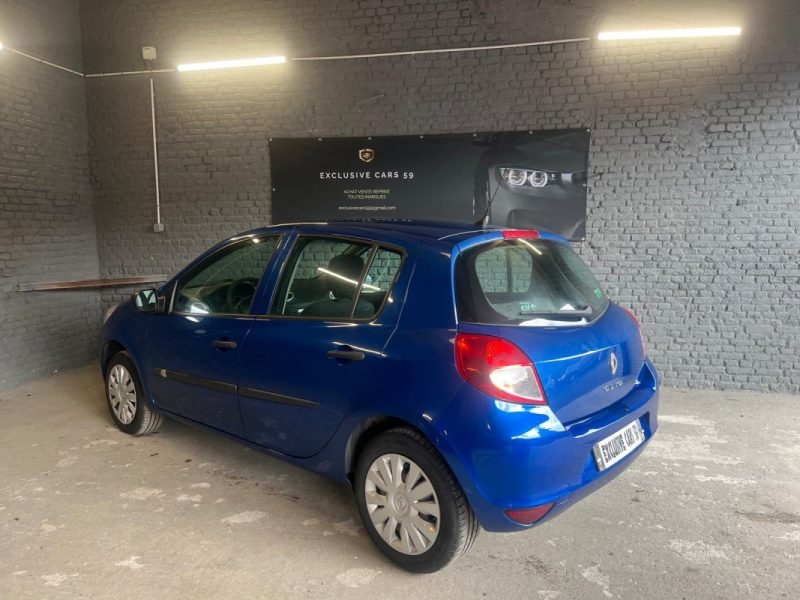 RENAULT CLIO III AUTHENTIQUE 1.2 16V 