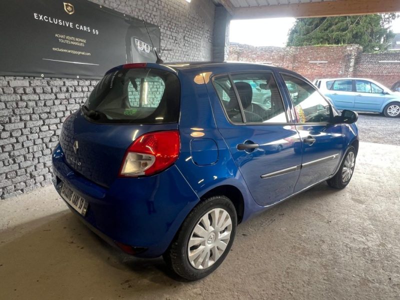RENAULT CLIO III AUTHENTIQUE 1.2 16V 