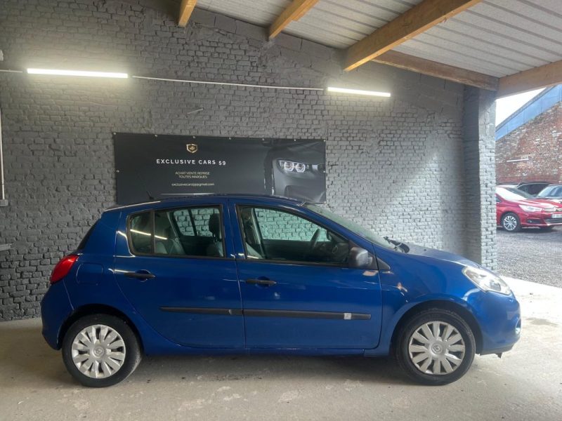 RENAULT CLIO III AUTHENTIQUE 1.2 16V 