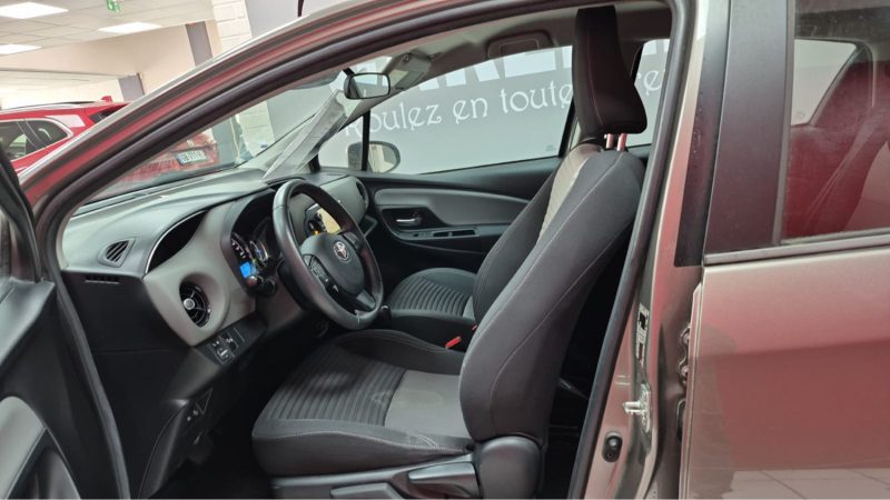 TOYOTA YARIS HYBRIDE 100cv FRANCE BUSINESS/1 ERE MAIN