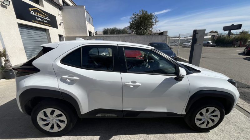 YARIS CROSS 116H DYNAMIC MY22 2023 Première main entretien TOYOTA