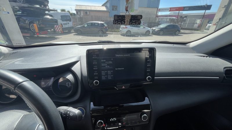 YARIS CROSS 116H DYNAMIC MY22 2023 Première main entretien TOYOTA